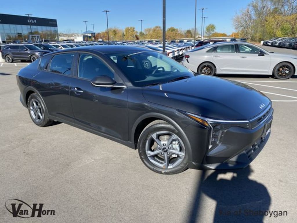 New 2025 Kia K4 LXS Sedan