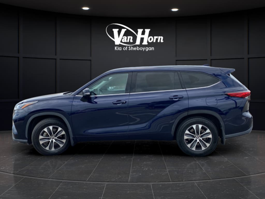 Used 2021 Toyota Highlander XLE SUV