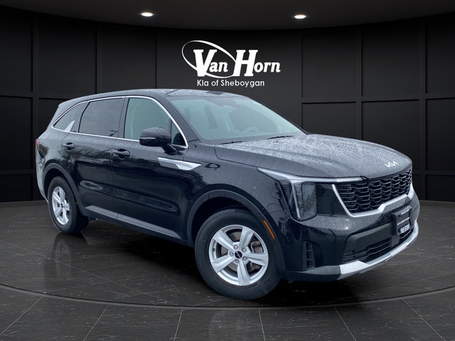 2025 Kia Sorento LX AT's photo