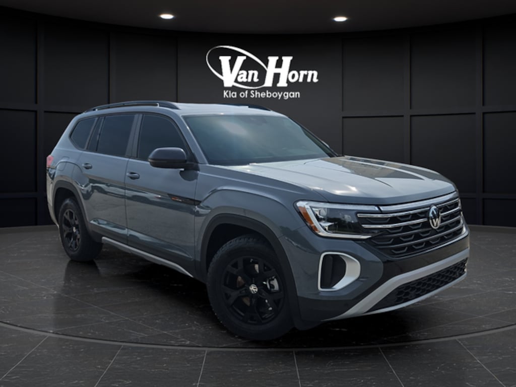 Used 2024 Volkswagen Atlas 2.0T Peak Edition SE w/Technology SUV