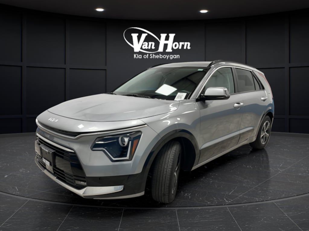 Used 2025 Kia Niro SX SUV