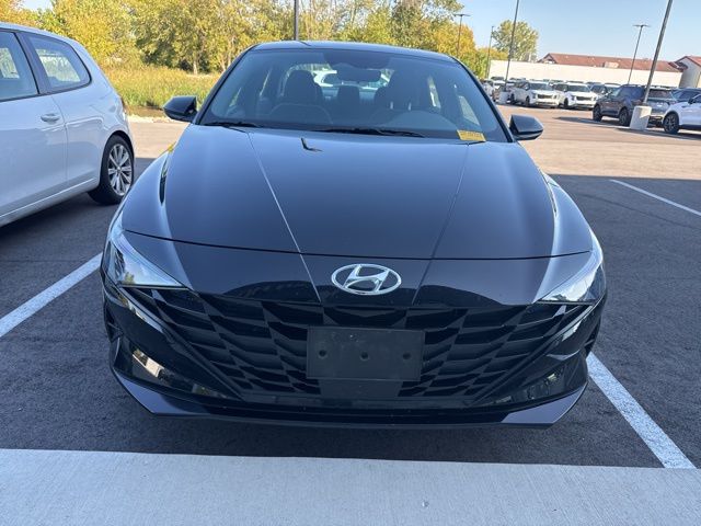 2023 Hyundai Elantra SEL Convenience photo 3