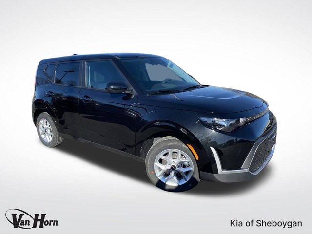 2025 Kia Soul LX's photo
