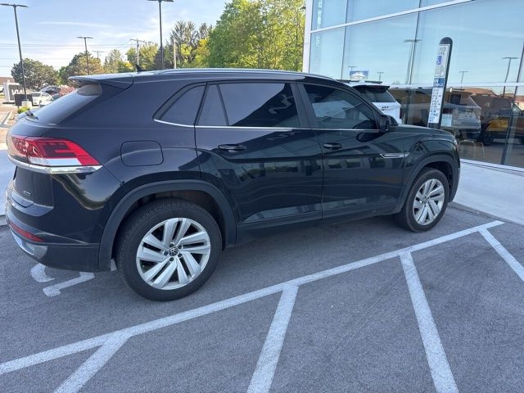 Used 2020 Volkswagen Atlas Cross Sport 2.0T SE w/Technology SUV