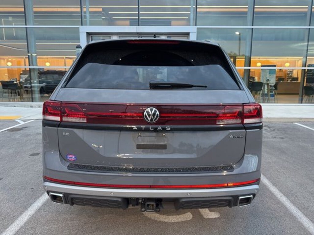 Used 2024 Volkswagen Atlas 2.0T Peak Edition SE w/Technology SUV