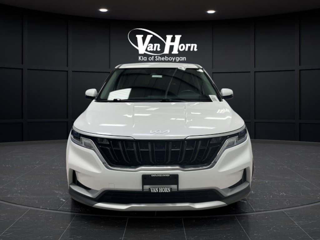 Used 2024 Kia Carnival LX Minivan/Van