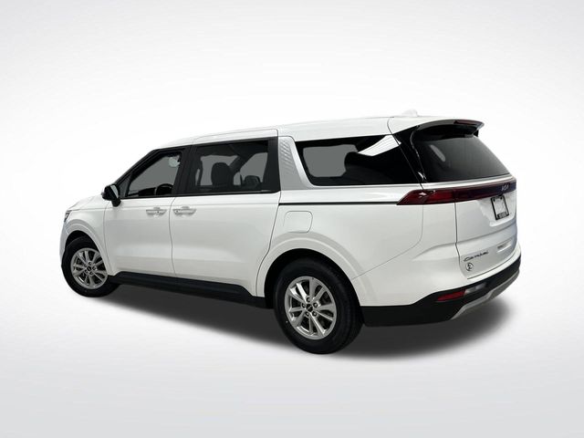 2022 Kia Carnival LX photo 3