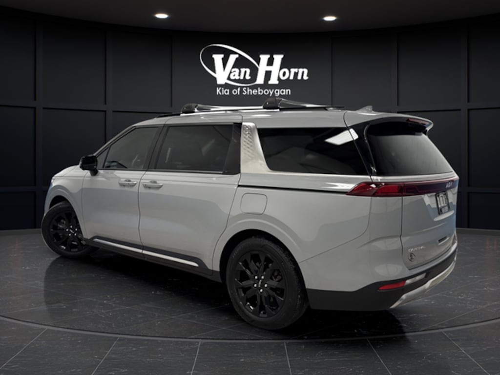 Used 2024 Kia Carnival SX Prestige Minivan/Van