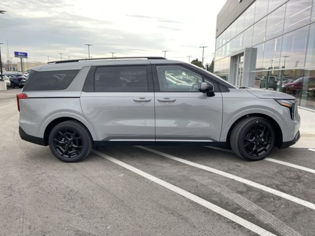New 2026 Kia Carnival Hybrid SX Minivan/Van