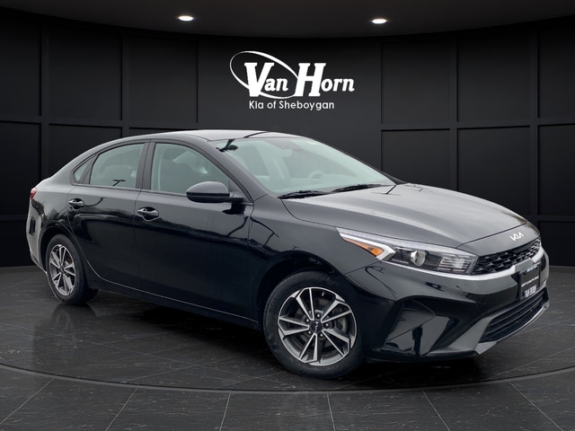 2023 Kia Forte LXS AT's photo
