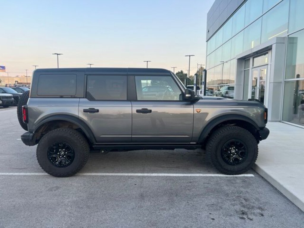 Used 2025 Ford Bronco Badlands SUV
