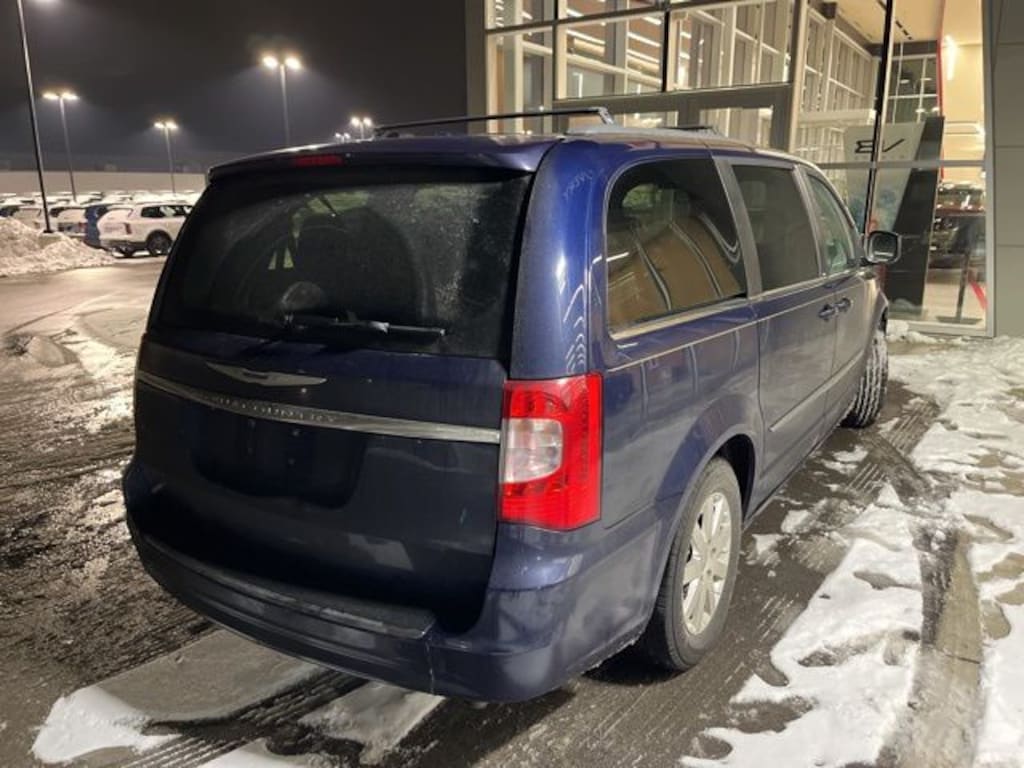 Used 2013 Chrysler Town & Country Touring Minivan/Van