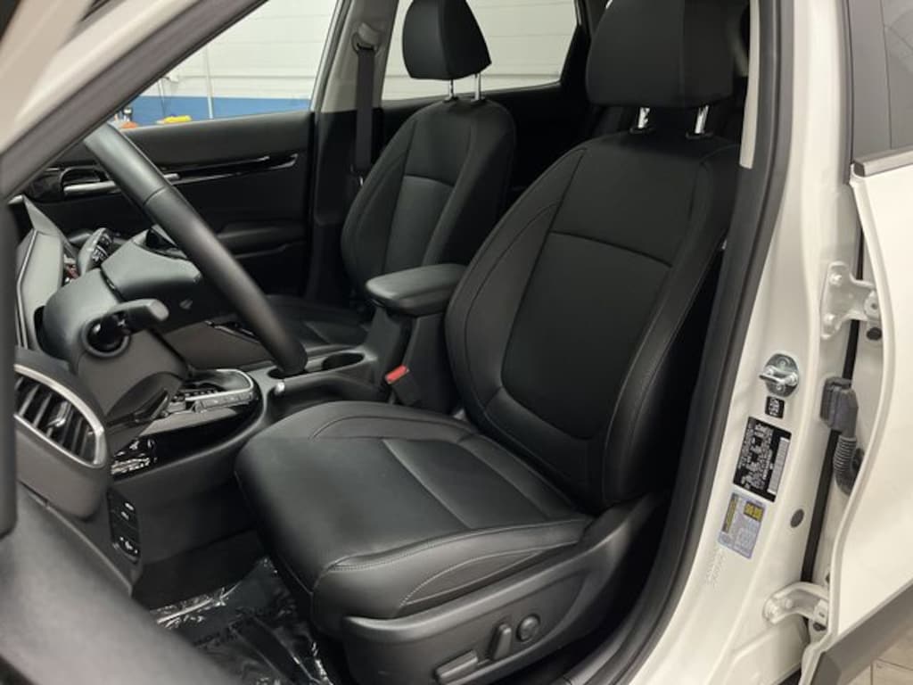 Used 2024 Kia Seltos EX SUV