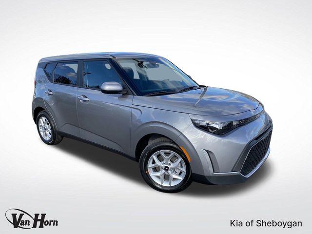 2025 Kia Soul LX's photo