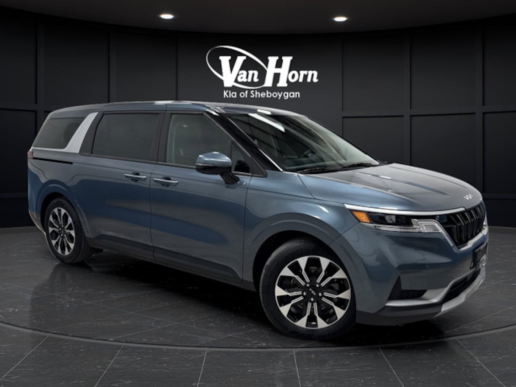 Used 2024 Kia Carnival EX Minivan/Van