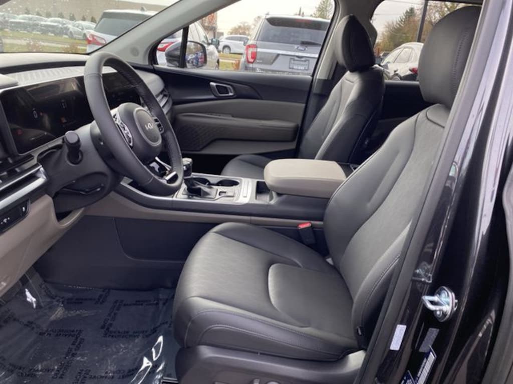 New 2026 Kia Carnival LXS Minivan/Van