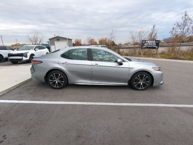 2019 Toyota Camry L photo 4