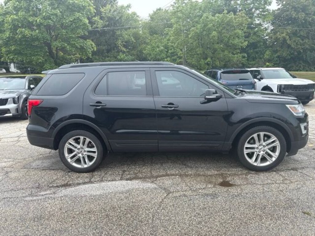 Used 2017 Ford Explorer XLT SUV