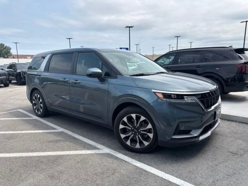 Certified 2024 Kia Carnival EX Minivan/Van