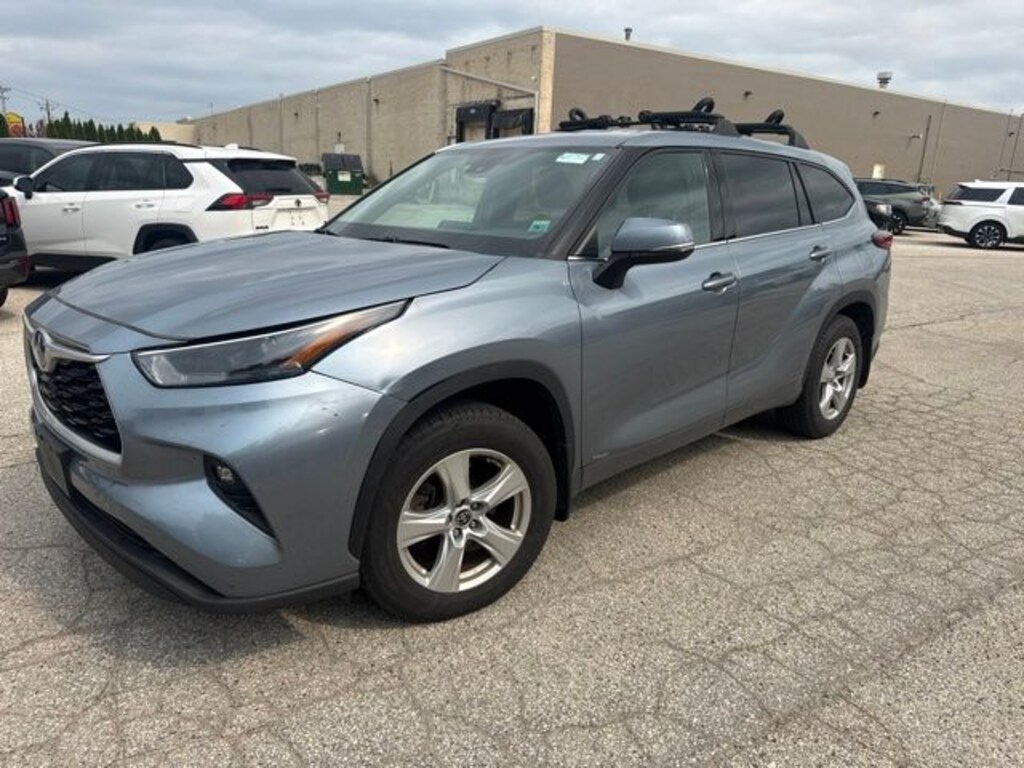 Used 2022 Toyota Highlander Hybrid LE SUV