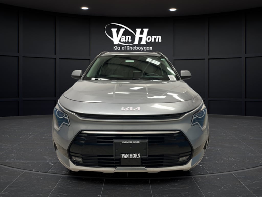 Used 2024 Kia Niro EX Touring SUV