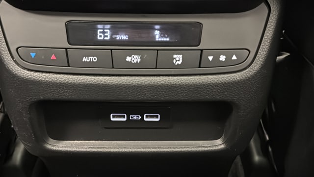 2023 Honda Pilot Touring AWD's photo