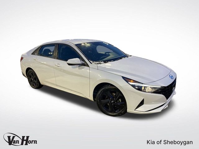 2021 Hyundai Elantra SEL's photo