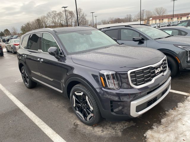 2025 Kia Telluride S's photo
