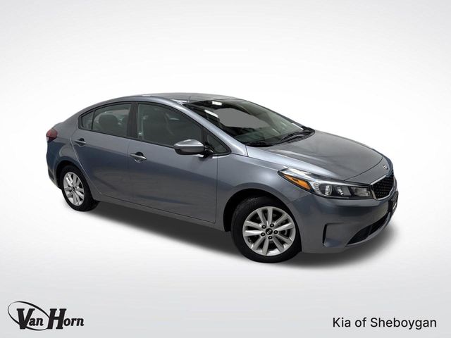 2017 Kia Forte LXS's photo