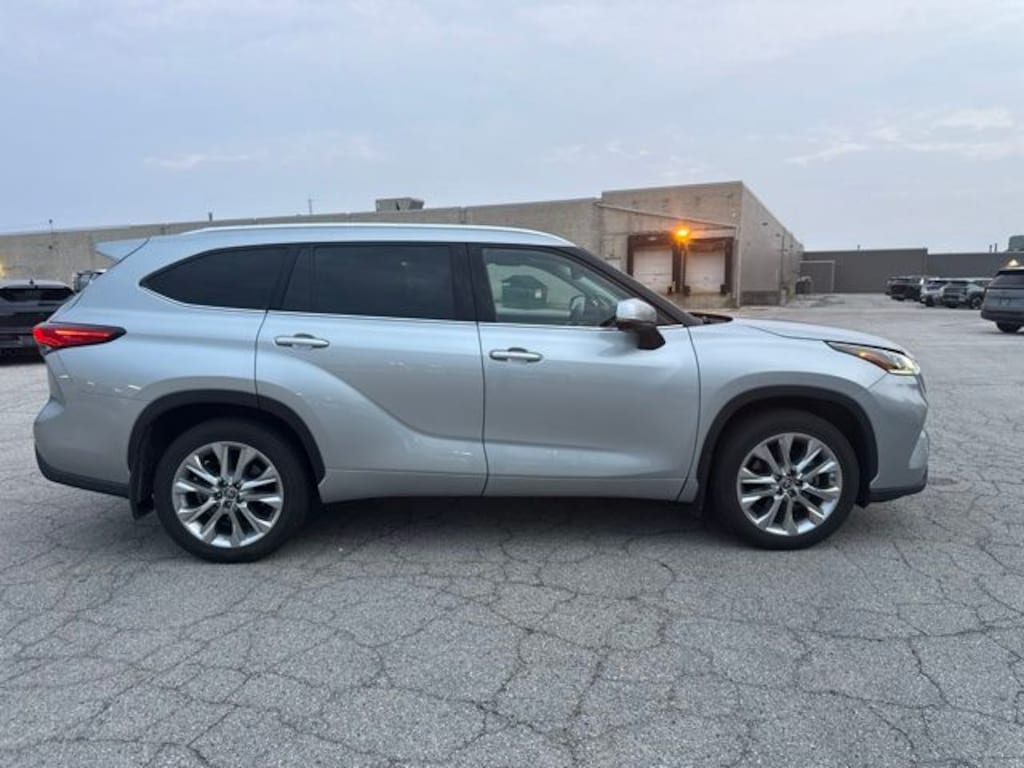 Used 2021 Toyota Highlander Limited SUV