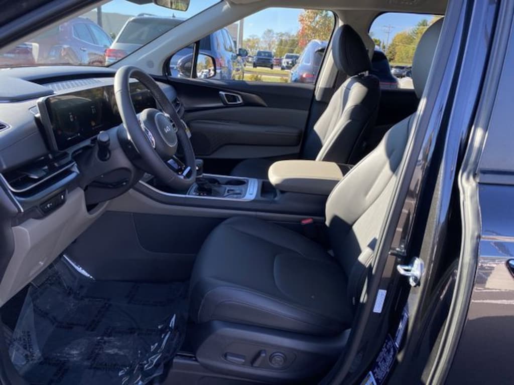 New 2026 Kia Carnival LXS Minivan/Van