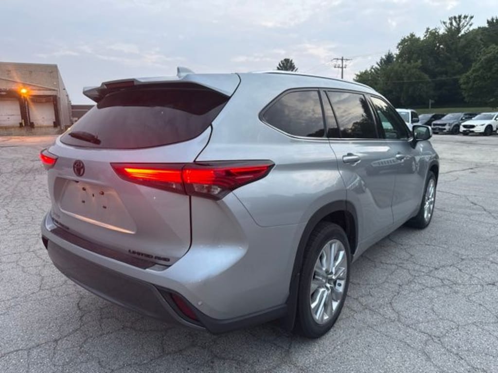 Used 2021 Toyota Highlander Limited SUV