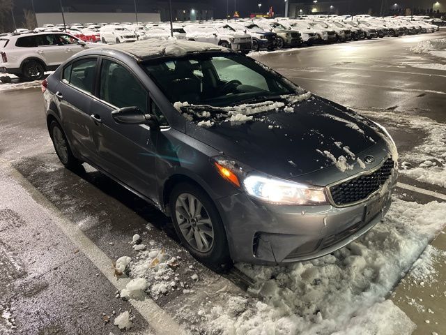 2017 Kia Forte S's photo