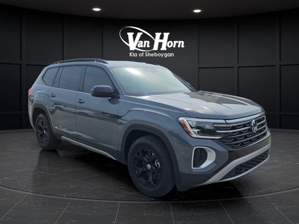 Used 2024 Volkswagen Atlas 2.0T Peak Edition SE w/Technology SUV