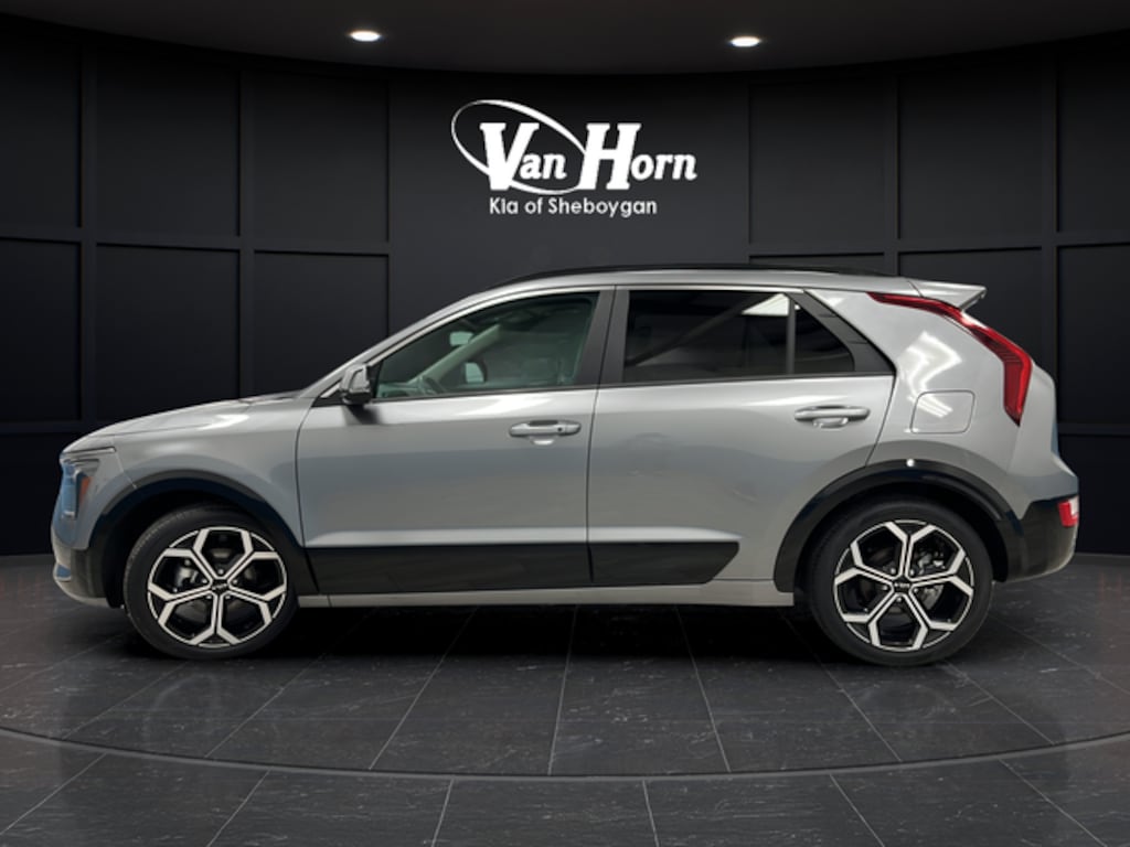 Used 2024 Kia Niro EX Touring SUV