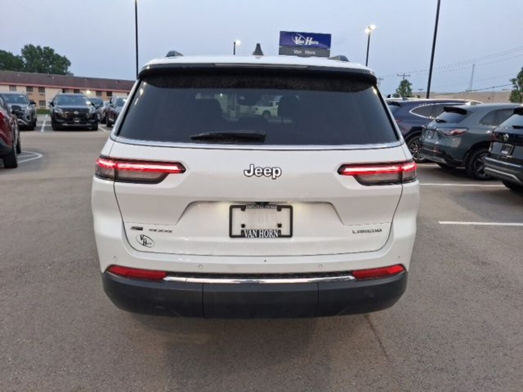 Used 2022 Jeep Grand Cherokee L Laredo SUV
