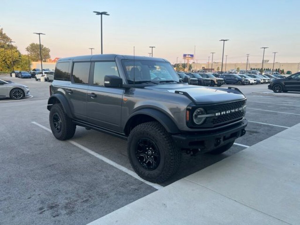 Used 2025 Ford Bronco Badlands SUV