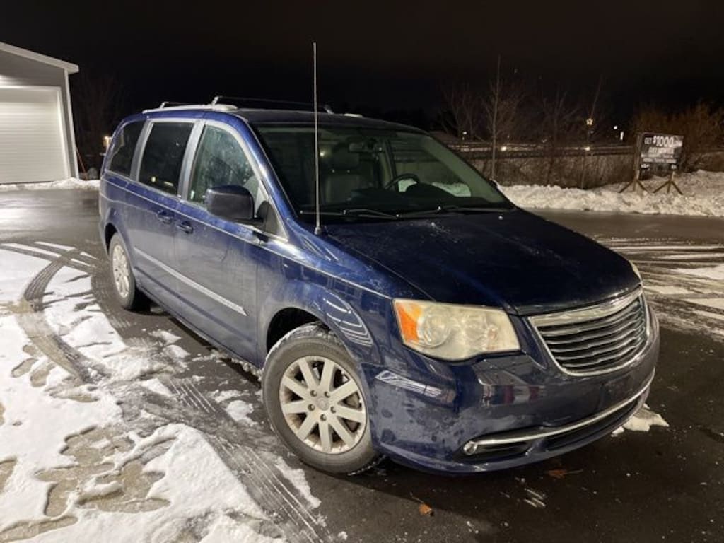 Used 2013 Chrysler Town & Country Touring Minivan/Van