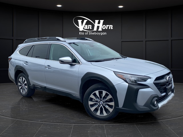 2023 Subaru Outback Touring's photo