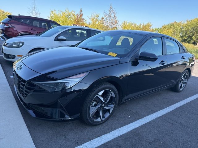 2023 Hyundai Elantra SEL Convenience photo 2