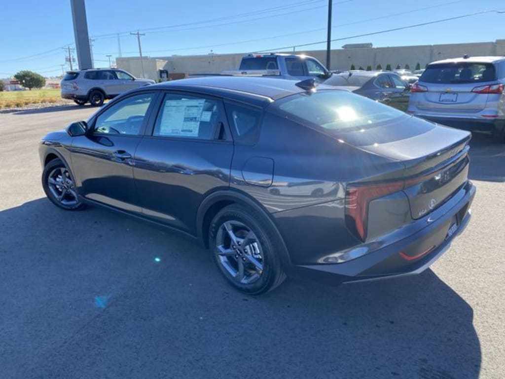 New 2025 Kia K4 LXS Sedan