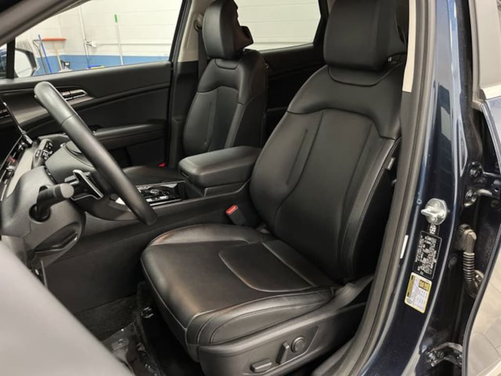 Used 2023 Kia Sportage Hybrid EX SUV