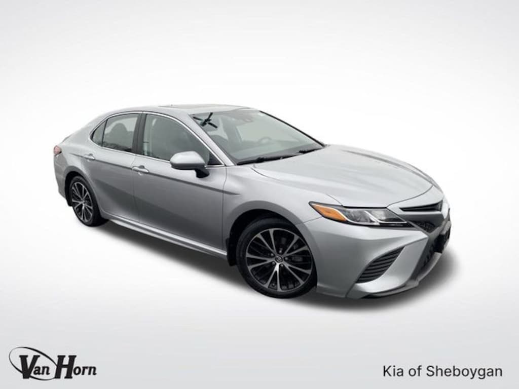 Used 2019 Toyota Camry SE Sedan