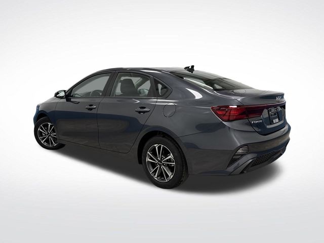 2024 Kia Forte LXS photo 3