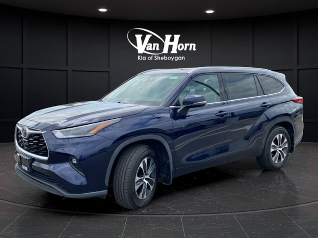 Used 2021 Toyota Highlander XLE SUV