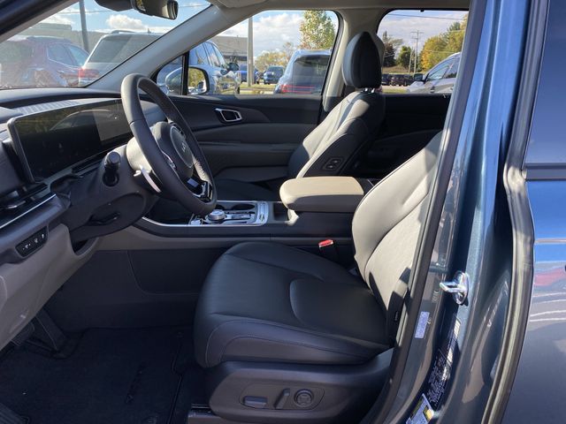 2026 Kia Carnival SX photo 3