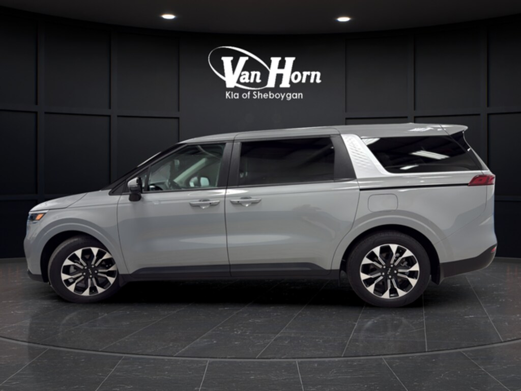 Used 2024 Kia Carnival EX Minivan/Van