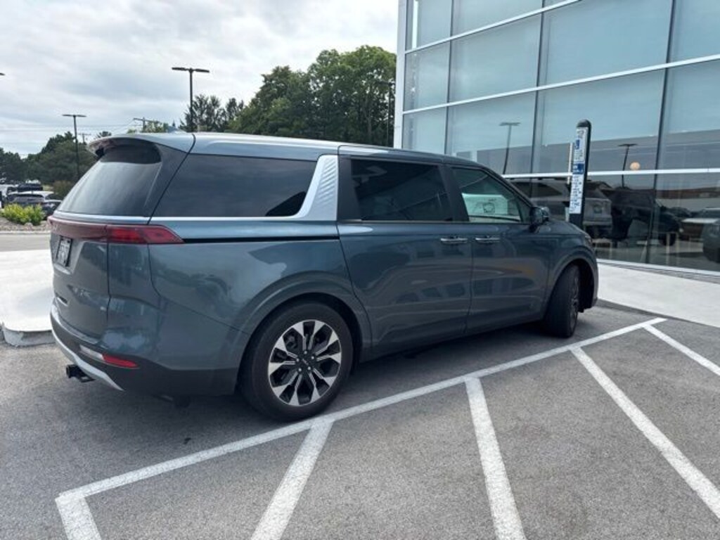 Certified 2024 Kia Carnival EX Minivan/Van