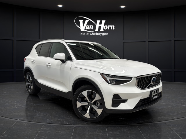 2025 Volvo XC40 B5 Core Bright AWD's photo