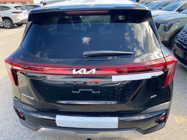 2026 Kia Seltos SX photo 3